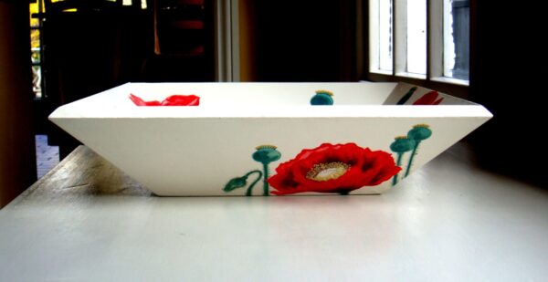 Poppies: wooden angular bowl (side view 1)